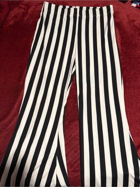 Black & White Vertical Stripe Wide-Leg Pants
